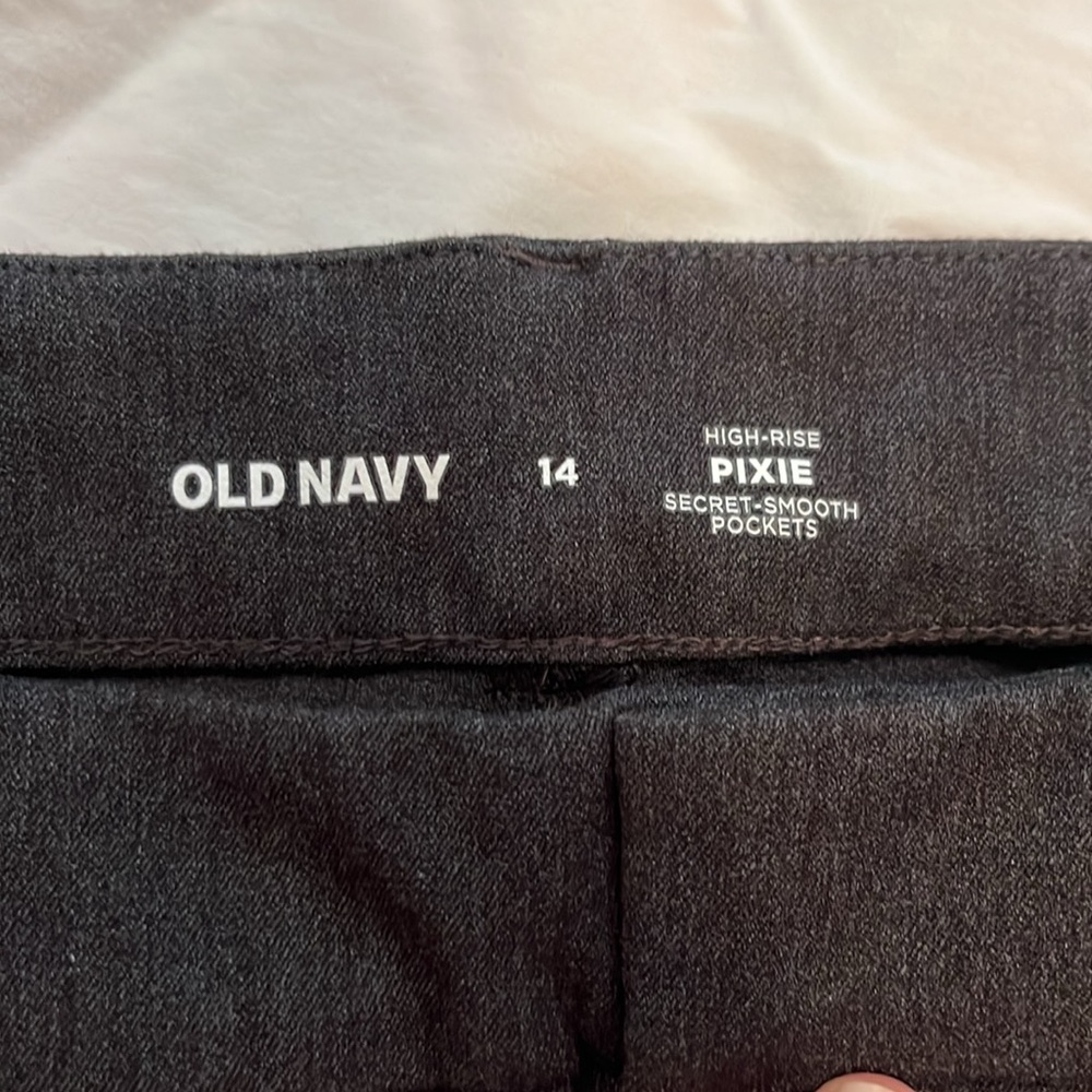 Old Navy pixie pants - Picture 2 of 8